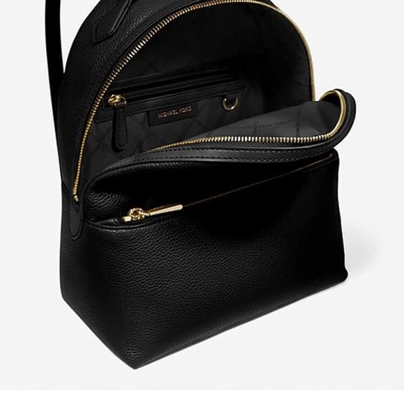 Michael Kors Womens Valerie Medium Logo Backpack 30F2G9VB2B 
Black
NWT - Picture 5 of 16